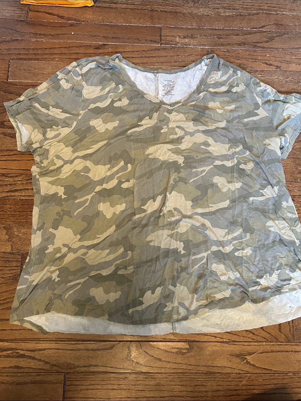 George Short-Sleeve Camo Tee in Olive and Cream